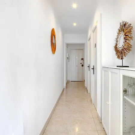 Frontline Centre - Immo Barneda Apartment *