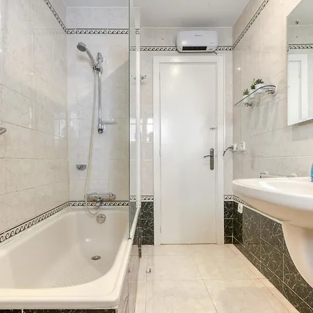 Apartment Frontline Centre - Immo Barneda *